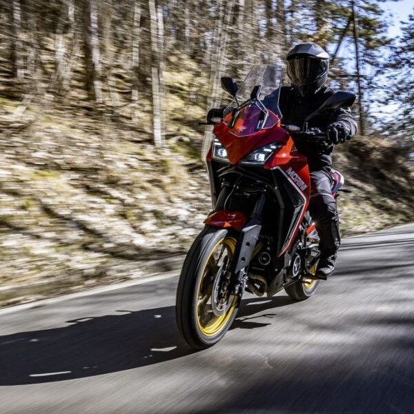 Moto-Morini-XCapegold-ambient-02-82af6064-800x600