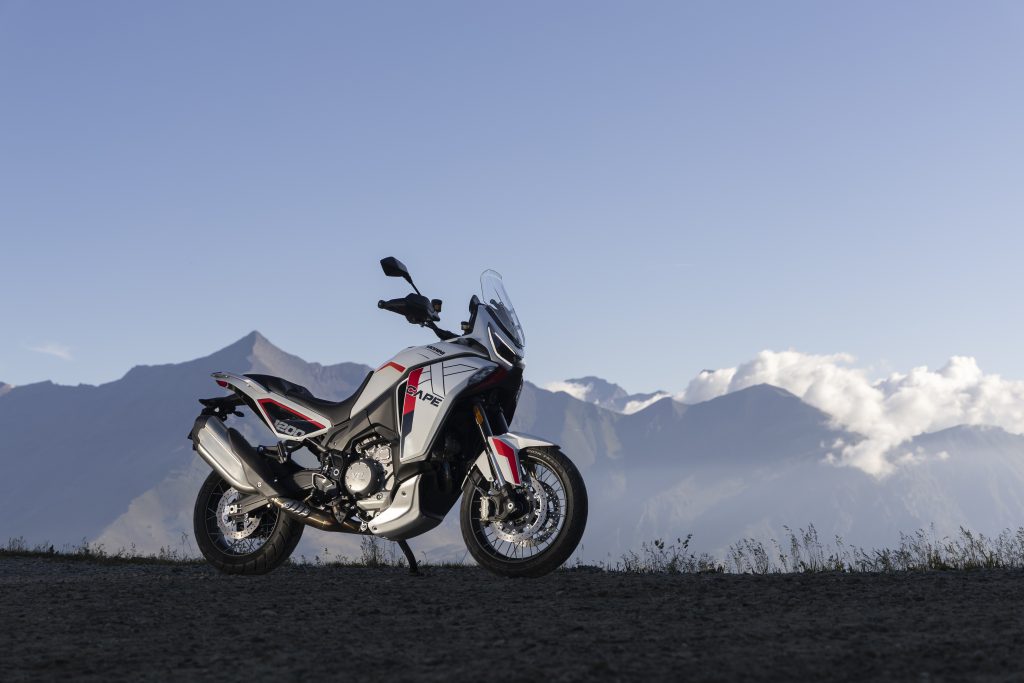X-CAPE 1200: LA ÚLTIMA FRONTERA DE LA AVENTURA DE MOTO MORINI, YA EN LOS CONCESIONARIOS EN OCTUBRE